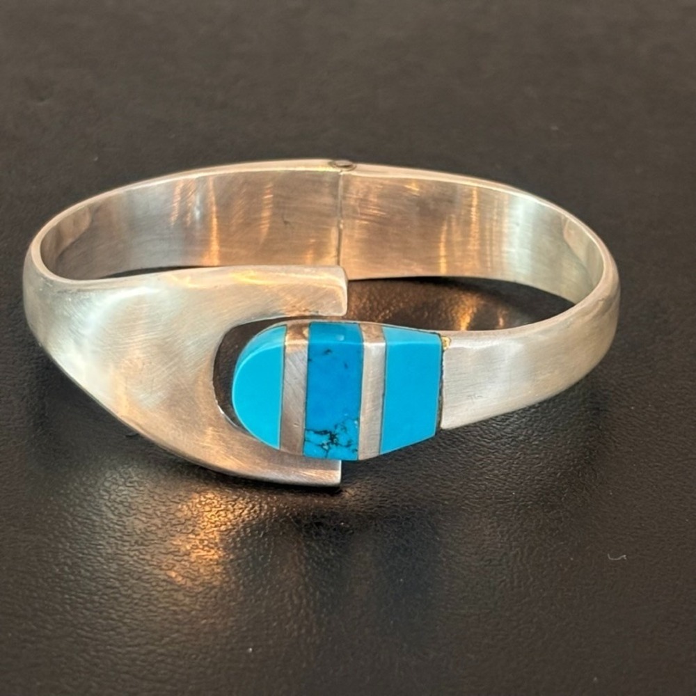 Vtg TAXCO Sterling Silver Signed Hinge Howlite‎ Turquoise Cuff Bracelet size 7"
